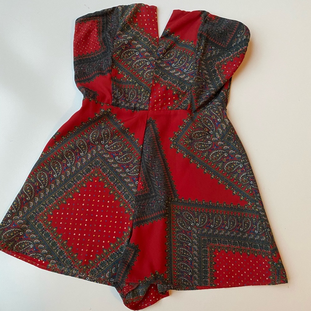 Strapless printed romper